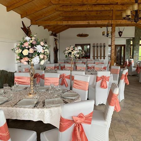 Alex & Maria Cărpinişu Exterior foto
