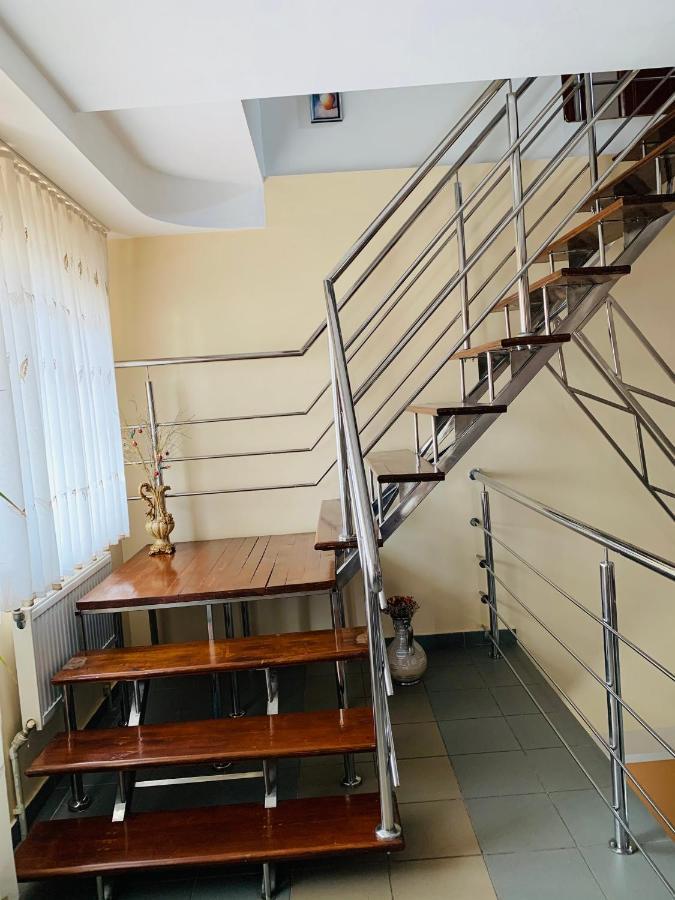 Alex & Maria Cărpinişu Exterior foto